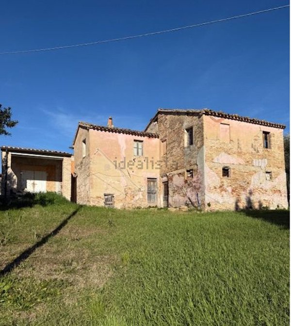 casa indipendente in vendita a Barbara