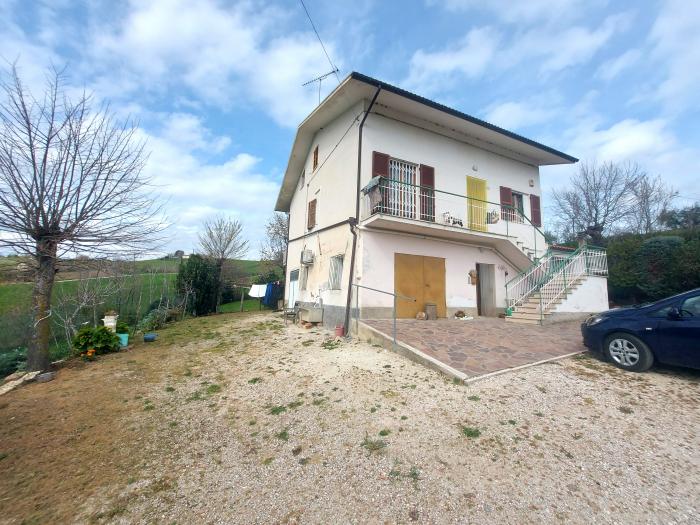 casa indipendente in vendita a Barbara