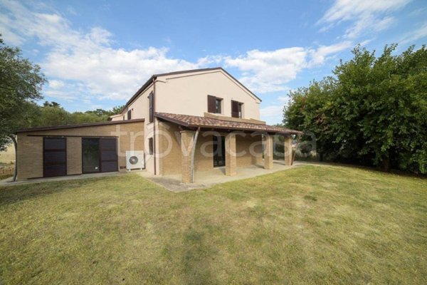 casa indipendente in vendita a Barbara