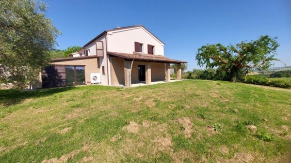 casa indipendente in vendita a Barbara