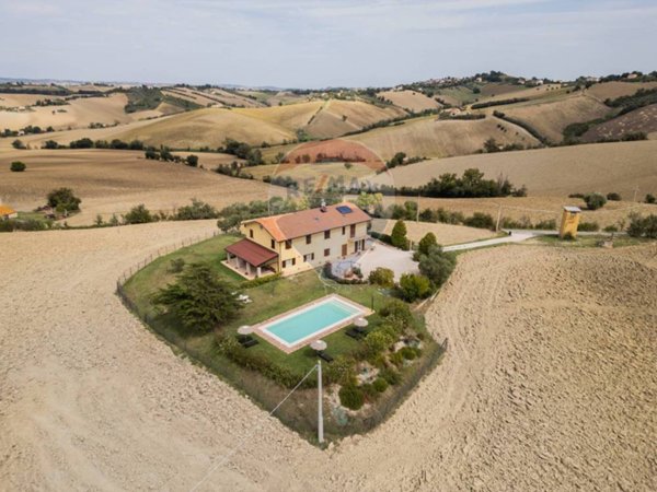 casa indipendente in vendita a Barbara