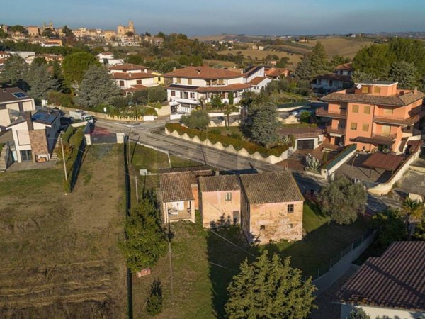 casa indipendente in vendita a Barbara