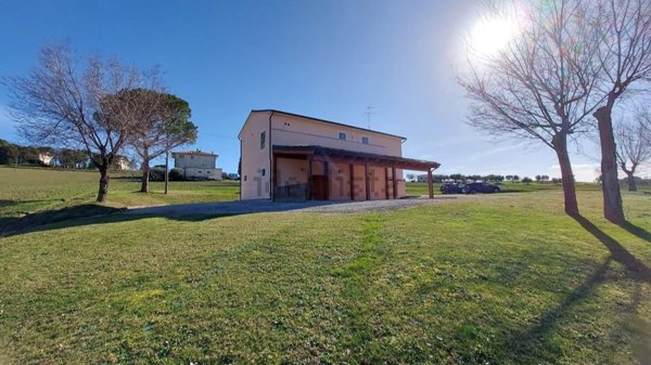 casa indipendente in vendita a Barbara