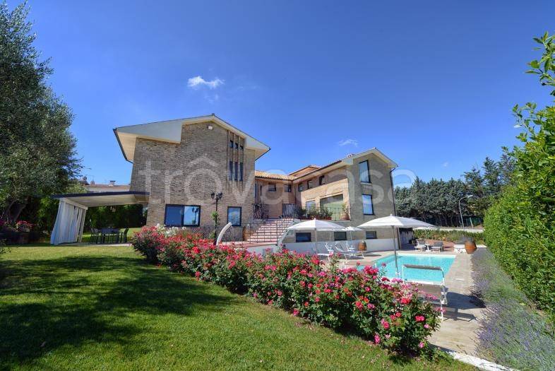 casa indipendente in vendita a Barbara