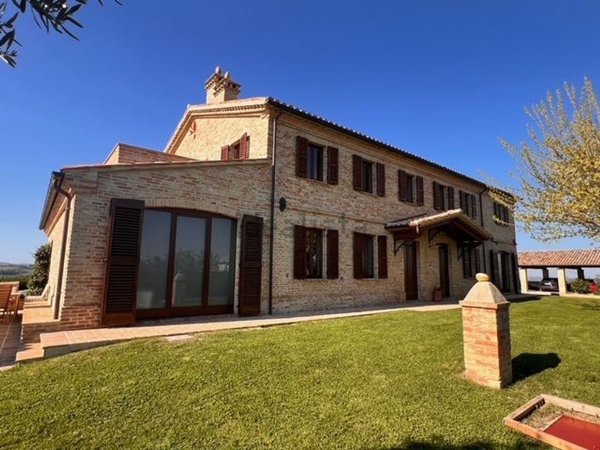 casa indipendente in vendita a Barbara