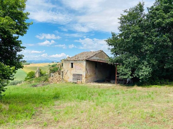 casa indipendente in vendita a Belvedere Ostrense