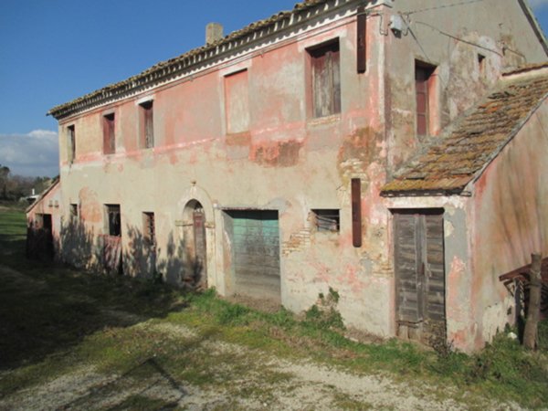 casa indipendente in vendita a Belvedere Ostrense
