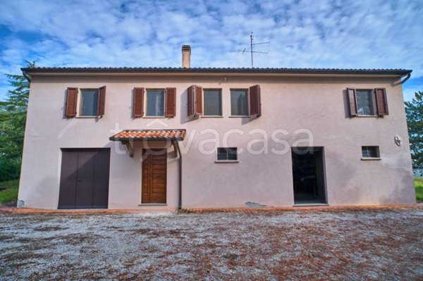 casa indipendente in vendita a Belvedere Ostrense