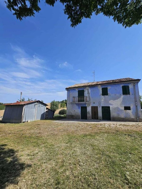 casa indipendente in vendita a Belvedere Ostrense