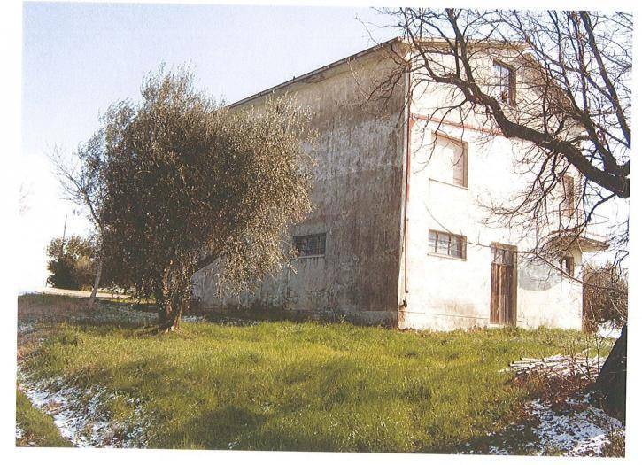 casa indipendente in vendita a Belvedere Ostrense