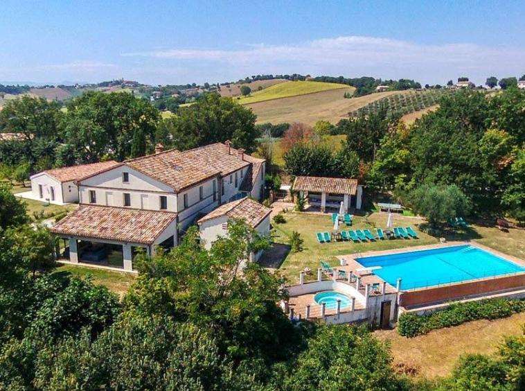 casa indipendente in vendita a Belvedere Ostrense