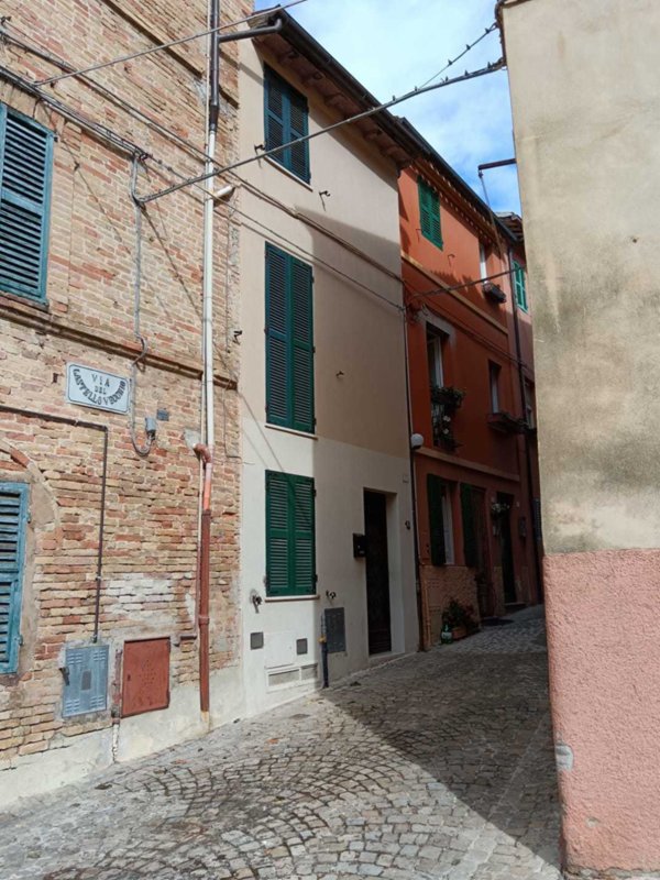 casa indipendente in vendita a Belvedere Ostrense