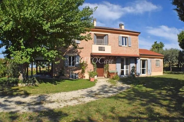 casa indipendente in vendita a Belvedere Ostrense