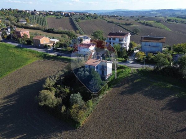 casa indipendente in vendita a Belvedere Ostrense