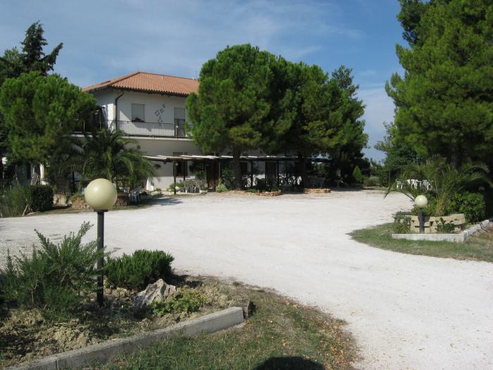 casa indipendente in vendita a Belvedere Ostrense