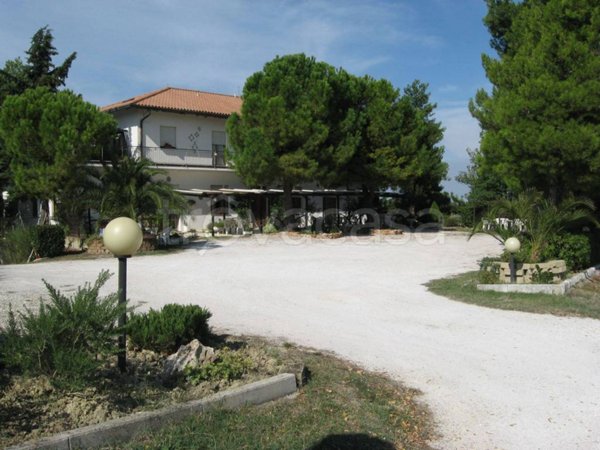 casa indipendente in vendita a Belvedere Ostrense