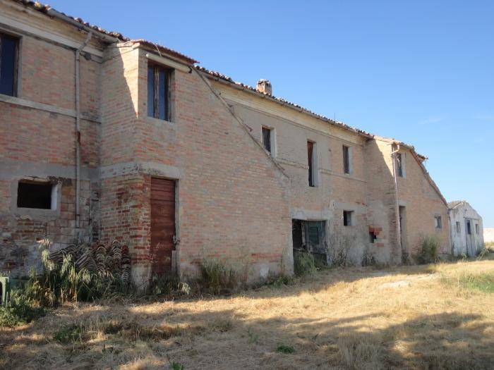 casa indipendente in vendita a Belvedere Ostrense