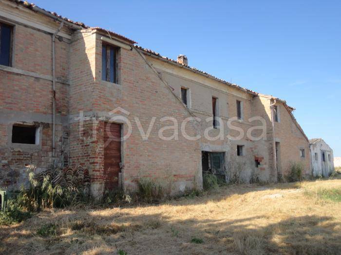 casa indipendente in vendita a Belvedere Ostrense