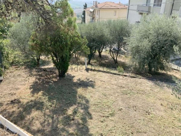 casa indipendente in vendita a Belvedere Ostrense