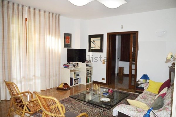 casa indipendente in vendita a Belvedere Ostrense