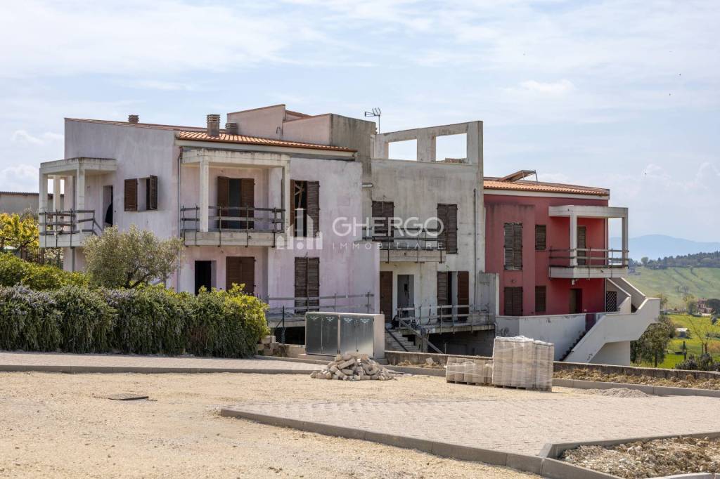 casa indipendente in vendita a Belvedere Ostrense