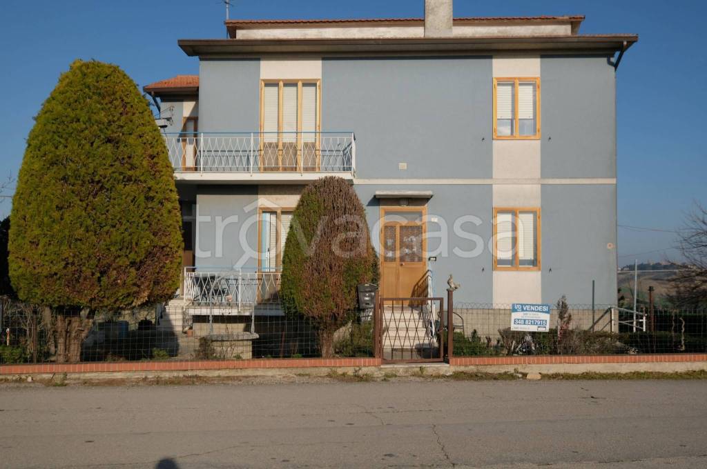casa indipendente in vendita a Belvedere Ostrense