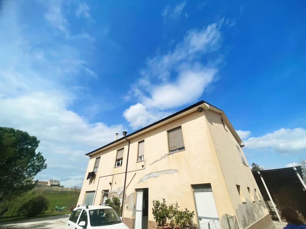 casa indipendente in vendita a Belvedere Ostrense