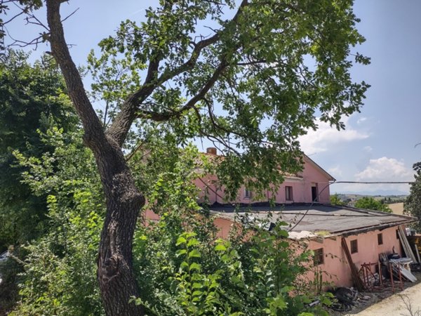 casa indipendente in vendita a Belvedere Ostrense