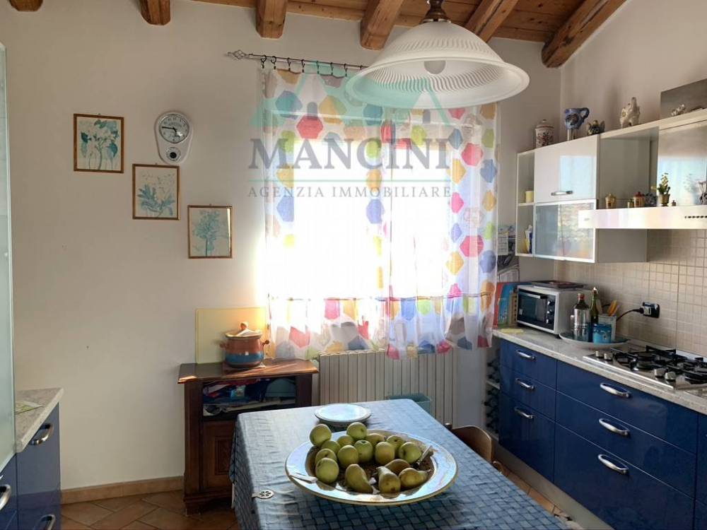 casa indipendente in vendita a Belvedere Ostrense