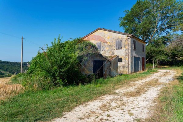casa indipendente in vendita a Belvedere Ostrense