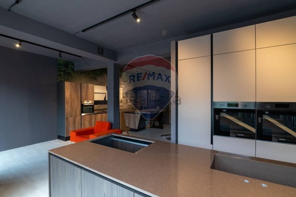 locale commerciale in vendita a Belvedere Ostrense