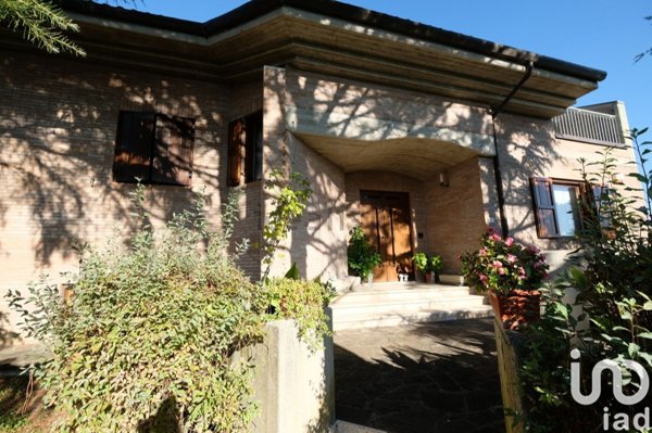 casa indipendente in vendita a Belvedere Ostrense