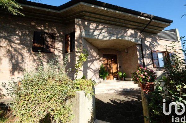 casa indipendente in vendita a Belvedere Ostrense