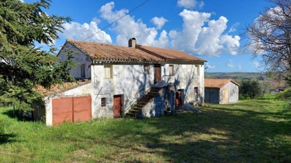 casa indipendente in vendita a Belvedere Ostrense