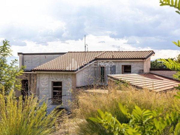casa indipendente in vendita a Belvedere Ostrense