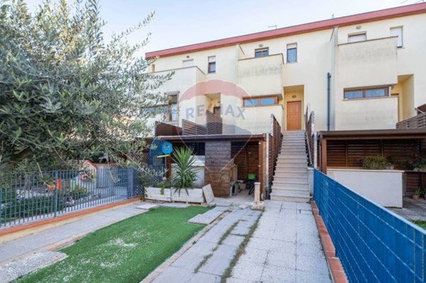 casa semindipendente in vendita a Belvedere Ostrense