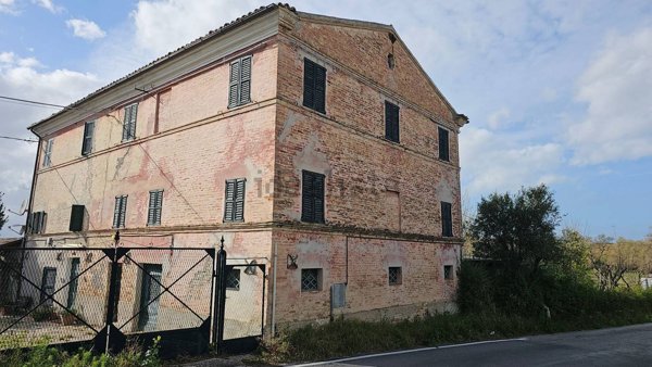 casale in vendita a Belvedere Ostrense