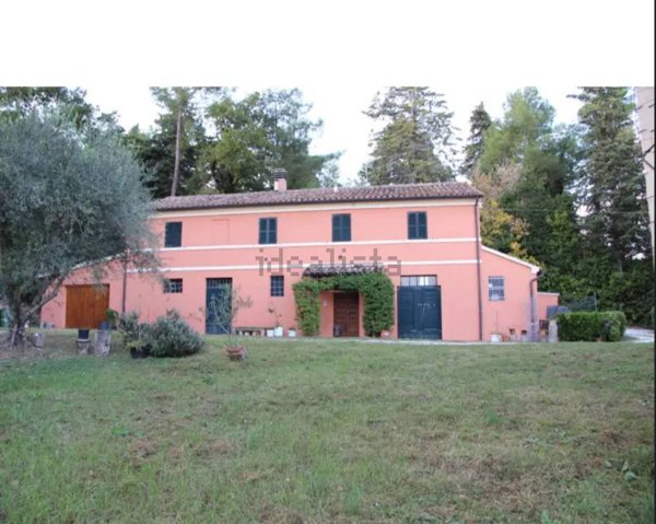 casa indipendente in vendita a Belvedere Ostrense