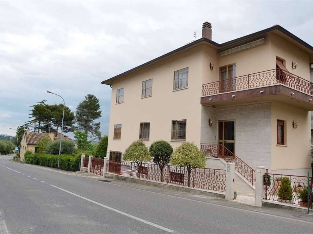 casa indipendente in vendita a Belvedere Ostrense