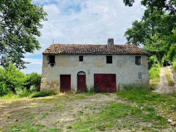 casa indipendente in vendita a Belvedere Ostrense