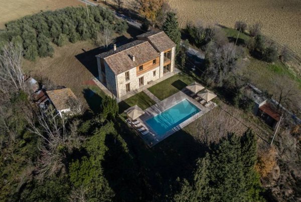 casa indipendente in vendita a Belvedere Ostrense