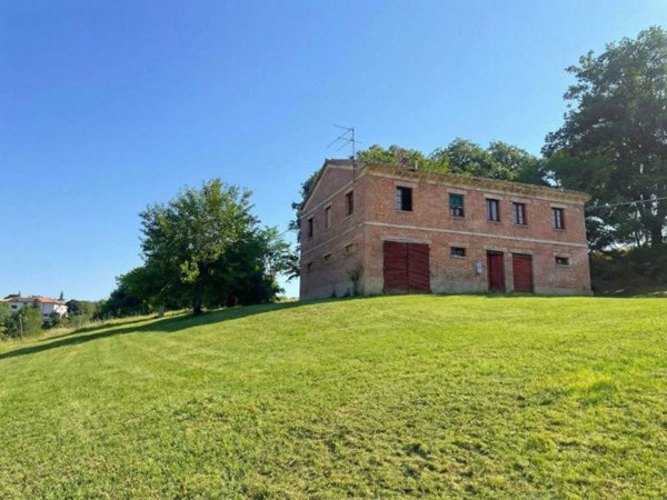 casa indipendente in vendita a Belvedere Ostrense