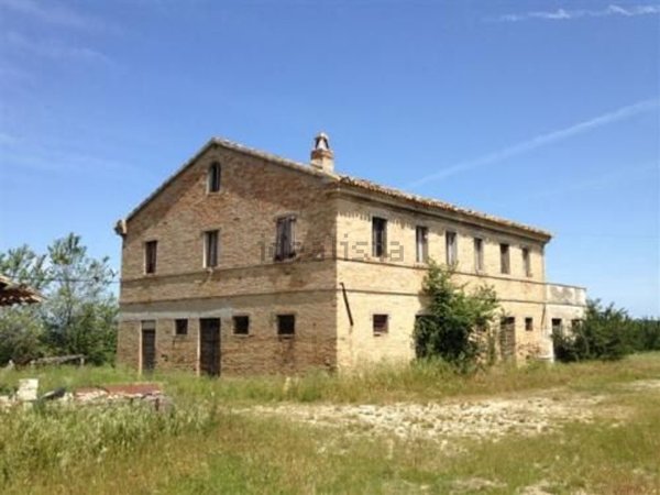 casale in vendita a Belvedere Ostrense