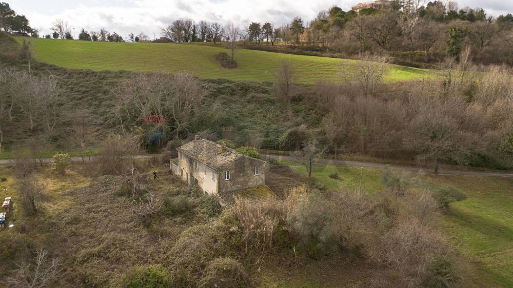 casa indipendente in vendita a Belvedere Ostrense