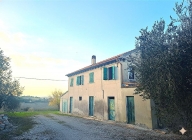 casa indipendente in vendita a Belvedere Ostrense