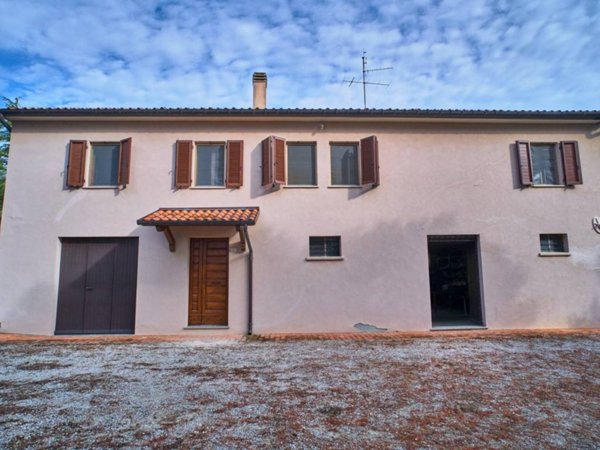 casa indipendente in vendita a Belvedere Ostrense