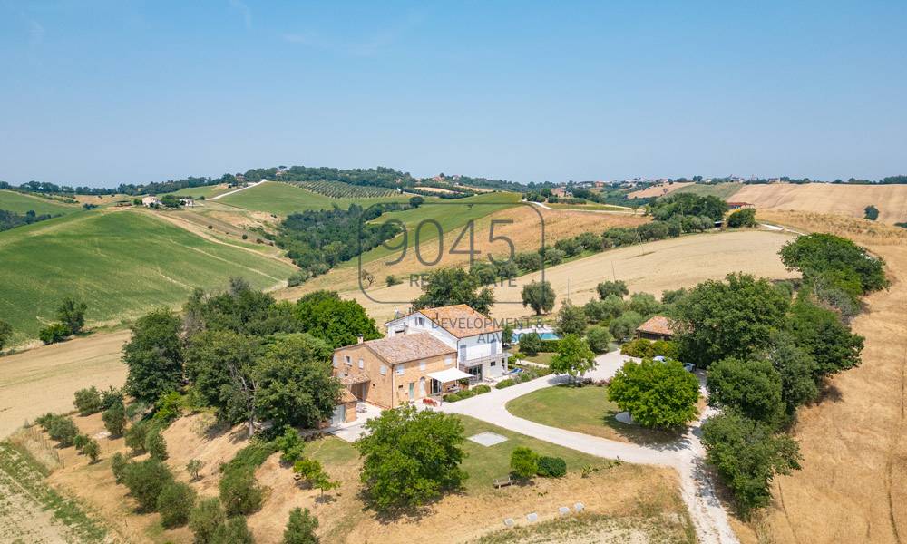 casa indipendente in vendita a Belvedere Ostrense