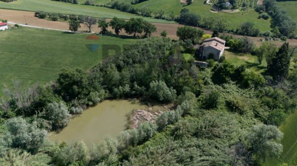 casa indipendente in vendita a Belvedere Ostrense