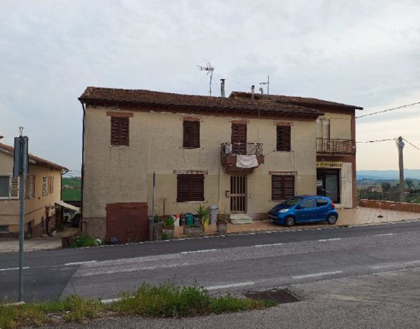 casa indipendente in vendita a Belvedere Ostrense in zona Madonna del Sole