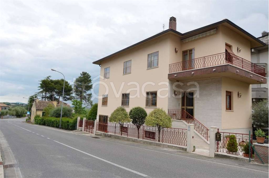 casa indipendente in vendita a Belvedere Ostrense